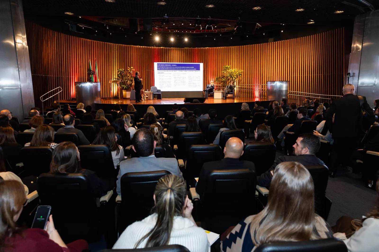 Dr. Leonardo Garcia participa do 1º Fórum Nacional de Superendividamento, em Porto Alegre